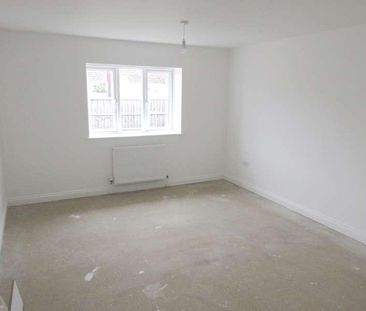 Princess Gardens, Rochford, SS4 - Photo 6