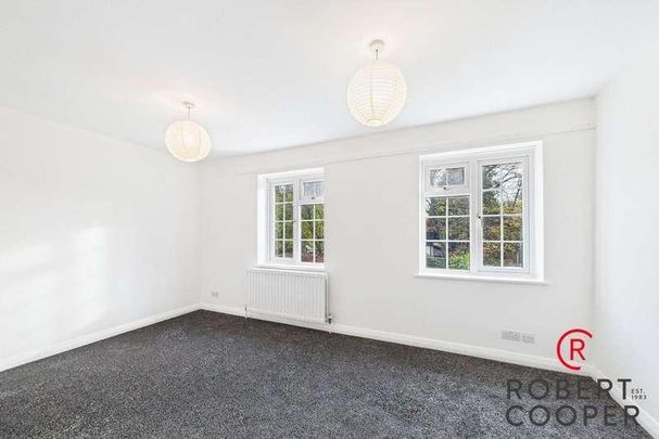 The Sigers, Pinner, HA5 - Photo 1