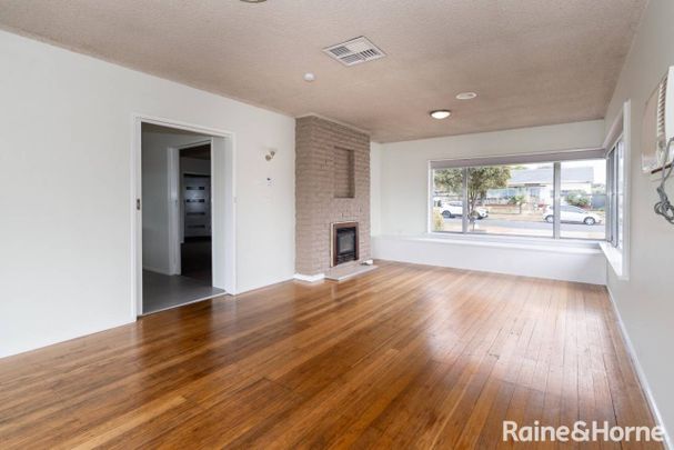 SPACIOUS FAMILY HOME - Photo 1