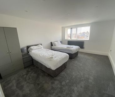 3 bedroom apartment to rent - Photo 5