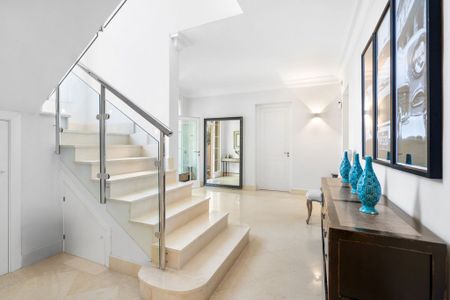 Luxury Villa for rent in Marbella, Andalusia - Photo 4