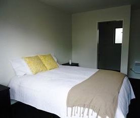 RICCARTON – PURPOSE BUILT, MODERN DOUBLE BEDROOM + ENSUITE BATHROOM - Photo 6