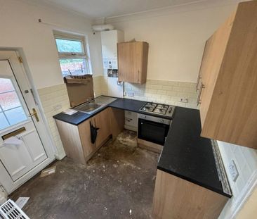 2 bed Terraced - To Let - Photo 4