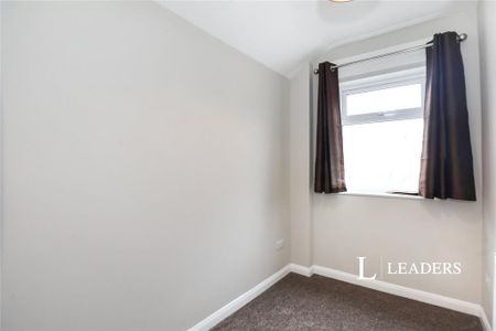 3 bedroom terraced house to rent - Photo 5