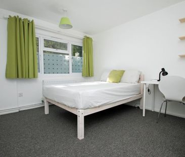 3 bedroom apartment to rent - Photo 6