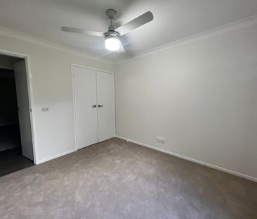 Large Family Home! - Photo 5