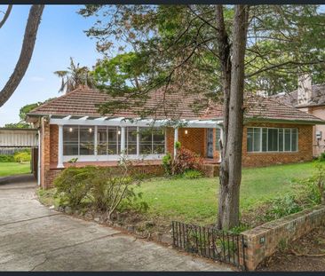 Great Family Home in a prime location - Photo 4