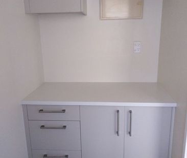 Sunny 3BR Home in Massey, Auckland - Photo 5