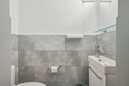 For Lease - 18 Thirty Third Street Unit# 6, Toronto, Ontario - Photo 5