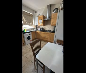 Room in a Shared House, Melrose Avenue, NW2 - Photo 3
