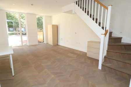 Room in a Shared House, Lebrun Square, SE3 - Photo 2