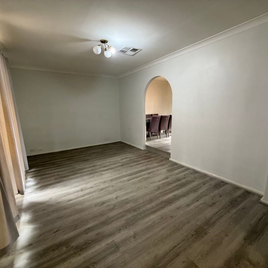 Secure Home in Parkwood - Photo 1