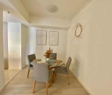 Nearly New Two bedroom apartment Located in the heart of Riverwood - Photo 2