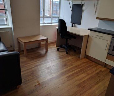 Studio to rent - Photo 1