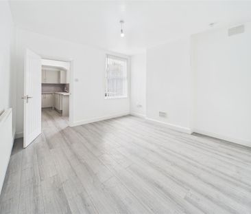2 bedroom Semi-detached house to rent - Photo 1