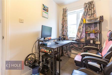 2 bedroom terraced house to rent - Photo 4