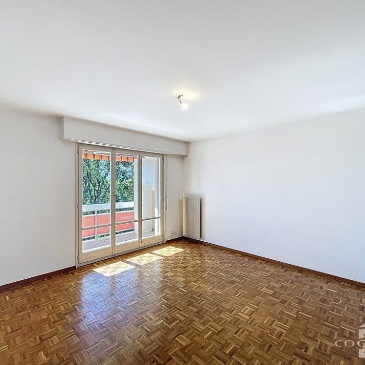 Agréable appartement de 3 pièces au 4ème étage proche du centre ville - Photo 1