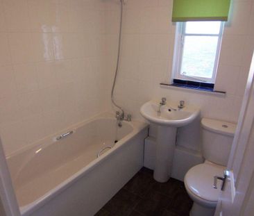 2 bedroom maisonette to rent - Photo 3