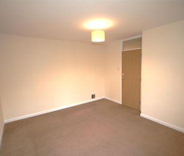 3 bedroom end of terrace house to rent - Photo 5