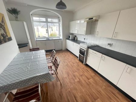 6 bedroom house to rent - Photo 3