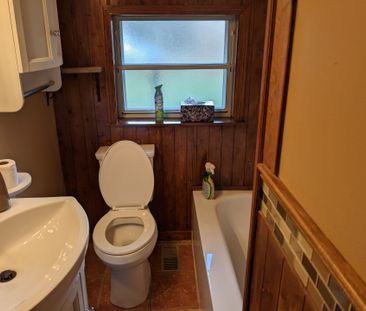 For Lease - 806 Stone Street, Oshawa, Ontario - Photo 2