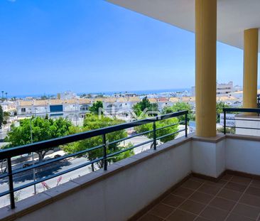 Immaculate apartment with sea views in Campoamor G - Photo 3