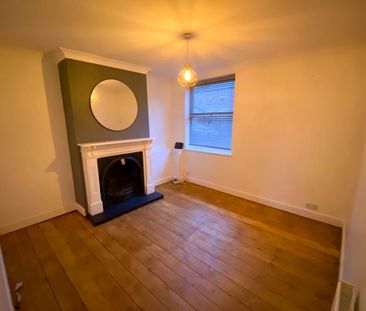 2 bedroom semi-detached house to rent - Photo 6