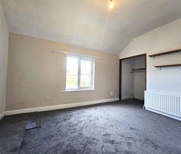2 bedroom end of terrace house to rent - Photo 4