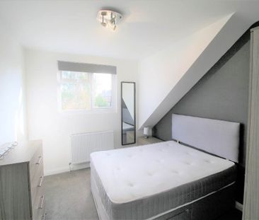Stanhope Drive (room 4), Horsforth, Leeds - Photo 2