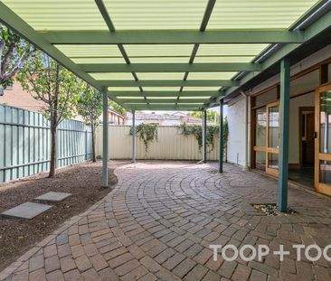 TRADITIONAL NORTH ADELAIDE LIVING - Photo 5