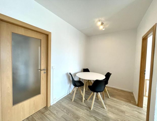 Einziehen ohne Aufwand – möblierte 4-Raumwohnung - Foto 1