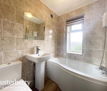 2 bedroom semi-detached house to rent - Photo 5