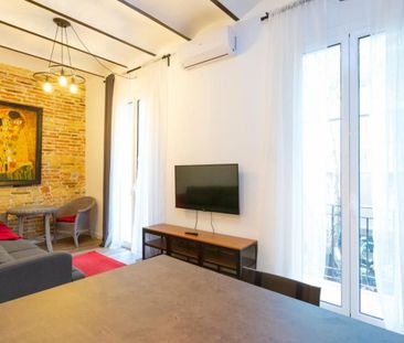 Apartamento de alquiler en Barri de les Corts - Photo 4