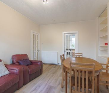 3 bedroom flat to rent - Photo 2