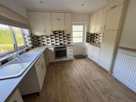 High Street, Snainton, Scarborough, YO13 - Photo 3