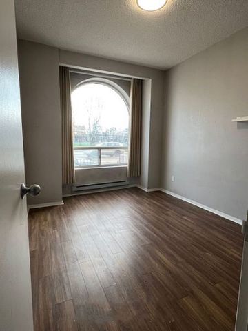 For Lease - 678 Bathurst Street Unit# Main, Toronto, Ontario - Photo 2