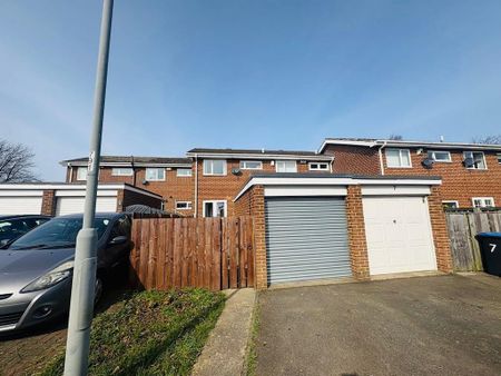 3 bedroom semi-detached house to rent - Photo 4