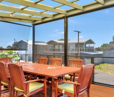 Green Reef Beach House | Furnished Short Term - Photo 2