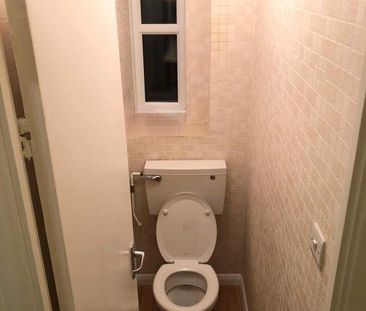 4 bedroom flat share to rent - Photo 4