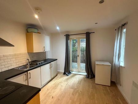 1 bedroom flat to rent - Photo 3