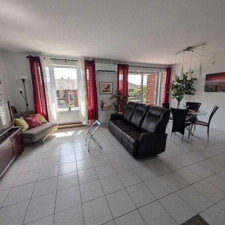 4 1/2 style condo, secteur Lebourgneuf, air climatisé - Photo 3