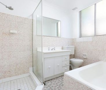One Bedroom Apartment in the heart of Mosman - Photo 2