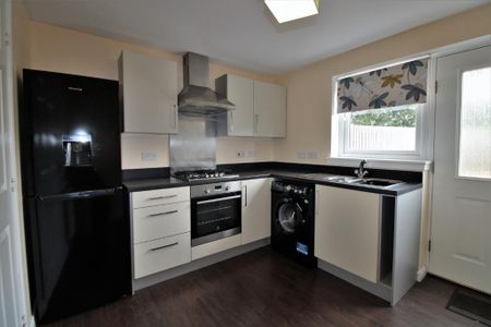 2 bedroom terraced house to rent - Photo 3