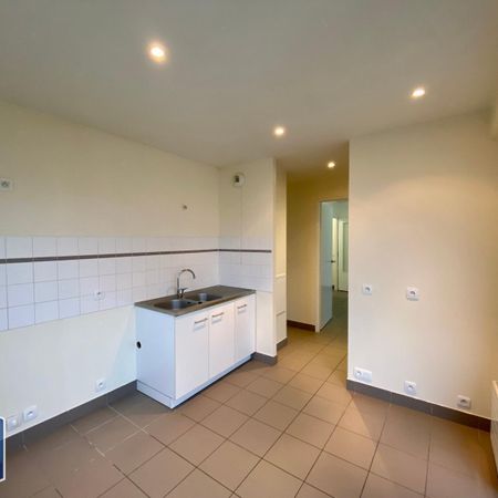 Location Appartement 4 pièces 106m² ST PIERRE DES CORPS 37700 - Photo 3