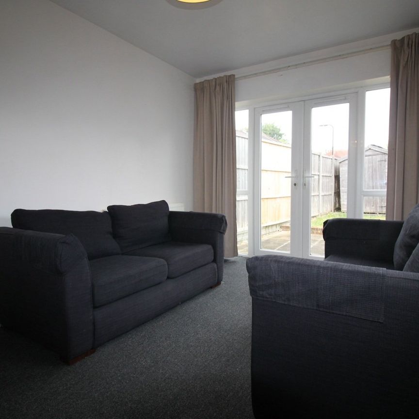 6 Bed Terraced House, Portswood Road, SO17 - Photo 1