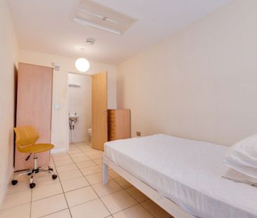 £822 p/w (£3,562 pcm) - Photo 3