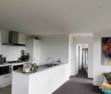 2-Bedroom Duplex in Prime Baverstock Location - Photo 3