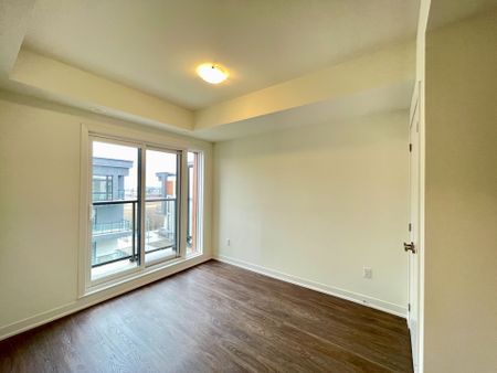 For Lease - 2 Steckley House Lane Unit# 924, Richmond Hill, Ontario - Photo 3