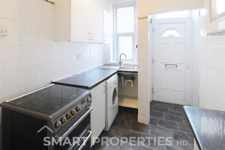 3 bedroom end of terrace house to rent - Photo 5