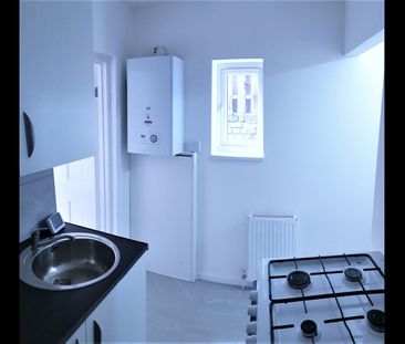 2 Bed Flat, Church Road, E10 - Photo 4